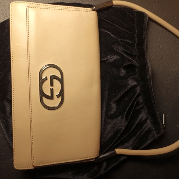GUCCI Tom Ford Vintage Light Beige Leather Handbag, 2002 Collection - Picture 3 of 4